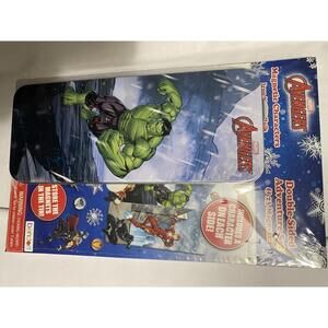 Marvel Avengers Magnet and Tin Set Hulk  New In Package